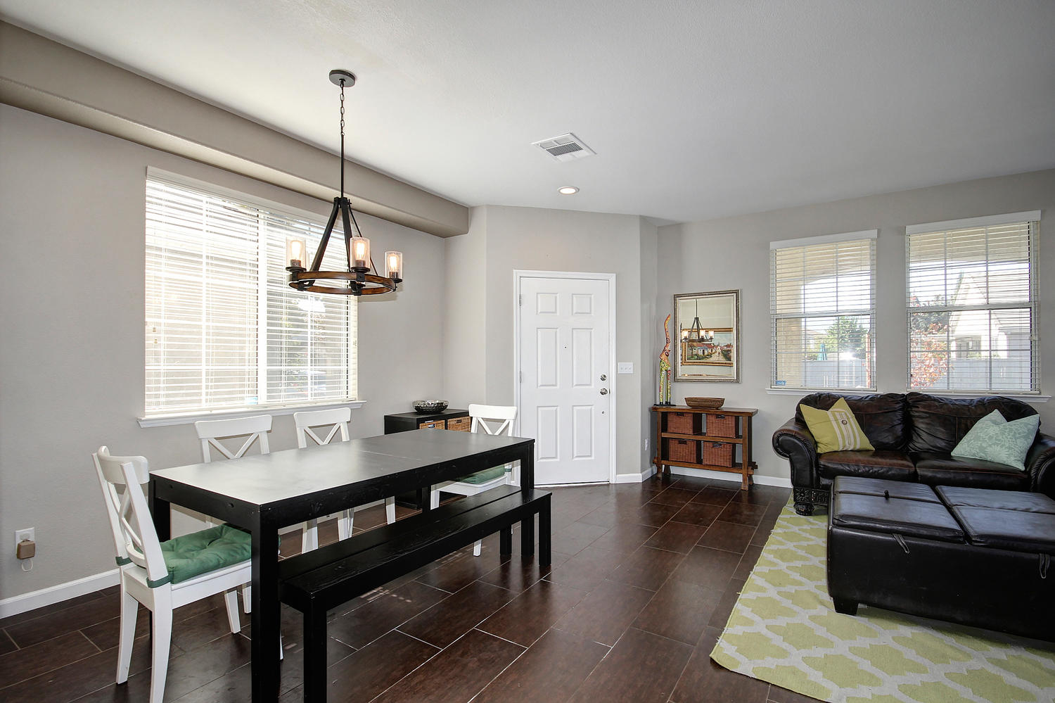 Dunnigan Realtors Elk Grove 4 Bedrooms, Single Family Home, Sold Listings, La Tonis Way, 2 Bathrooms, Listing ID 1144, Elk Grove, California, United States, 95758,