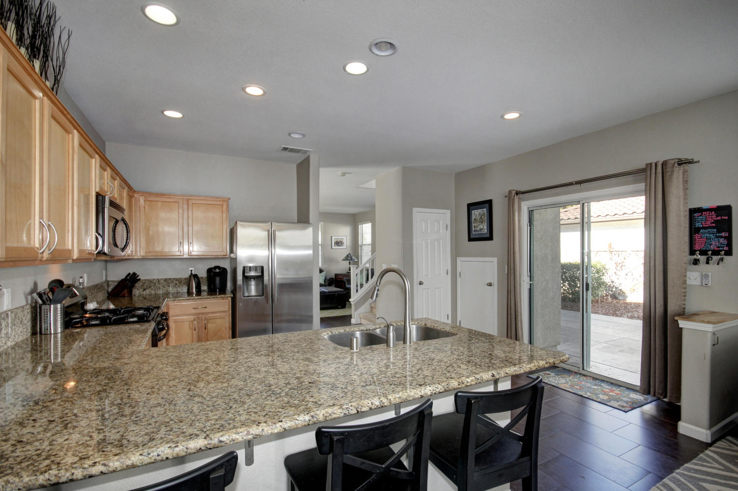 Dunnigan Realtors Elk Grove 4 Bedrooms, Single Family Home, Sold Listings, La Tonis Way, 2 Bathrooms, Listing ID 1144, Elk Grove, California, United States, 95758,
