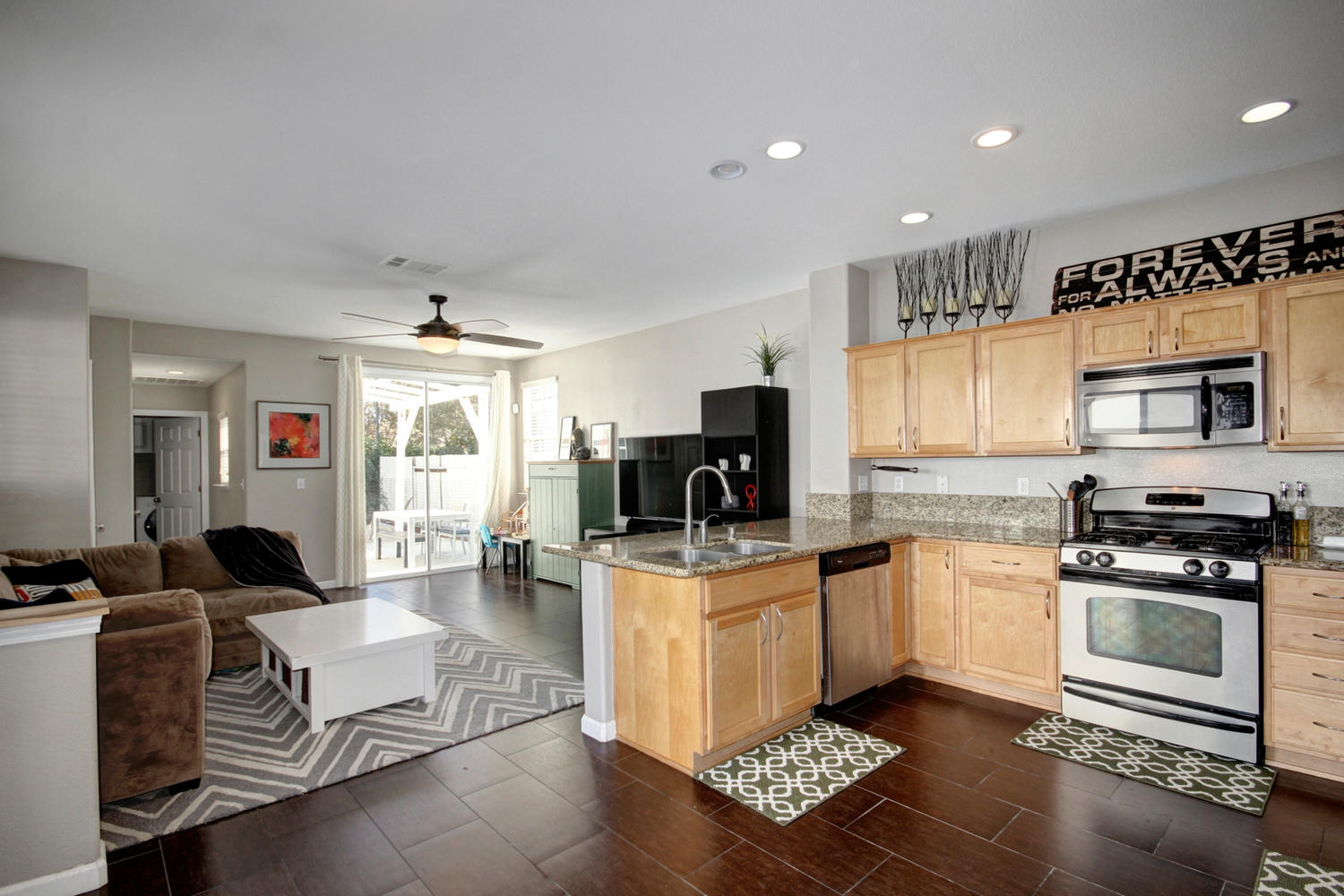 Dunnigan Realtors Elk Grove 4 Bedrooms, Single Family Home, Sold Listings, La Tonis Way, 2 Bathrooms, Listing ID 1144, Elk Grove, California, United States, 95758,