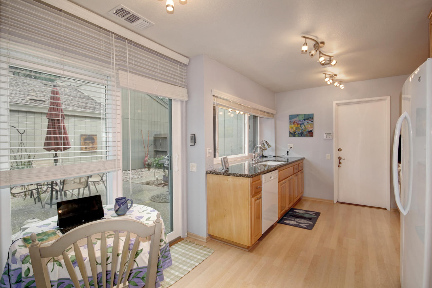 Dunnigan Realtors 2 Bedrooms, Condominium, Sold Listings, Dunbarton, 2 Bathrooms, Listing ID 1152, Sacramento, California, United States, 95825,