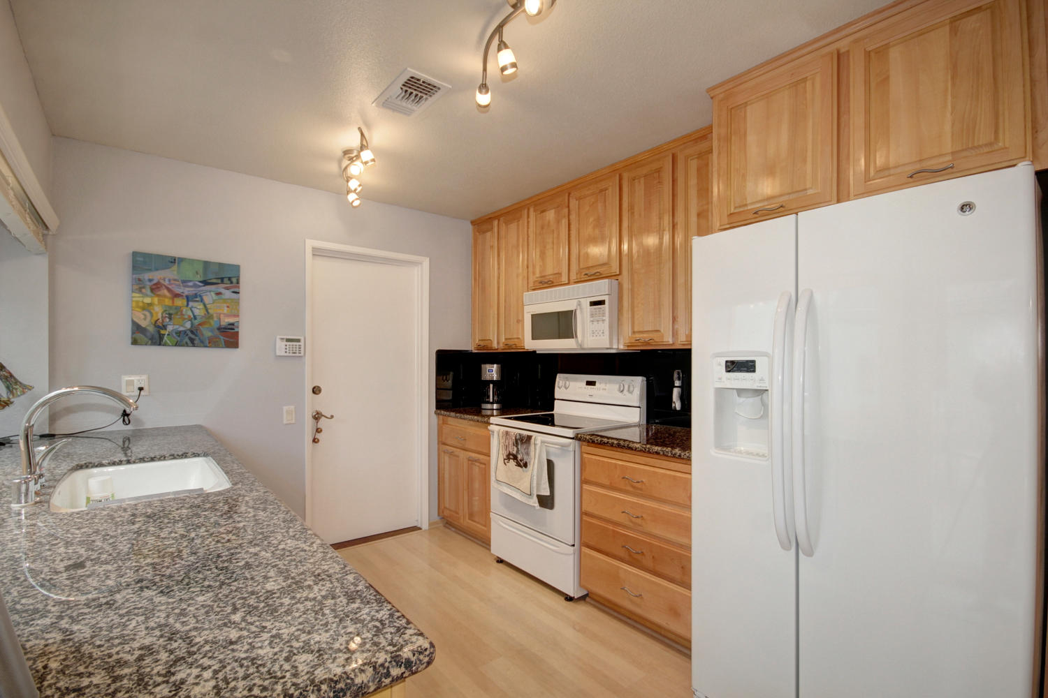 Dunnigan Realtors 2 Bedrooms, Condominium, Sold Listings, Dunbarton, 2 Bathrooms, Listing ID 1152, Sacramento, California, United States, 95825,