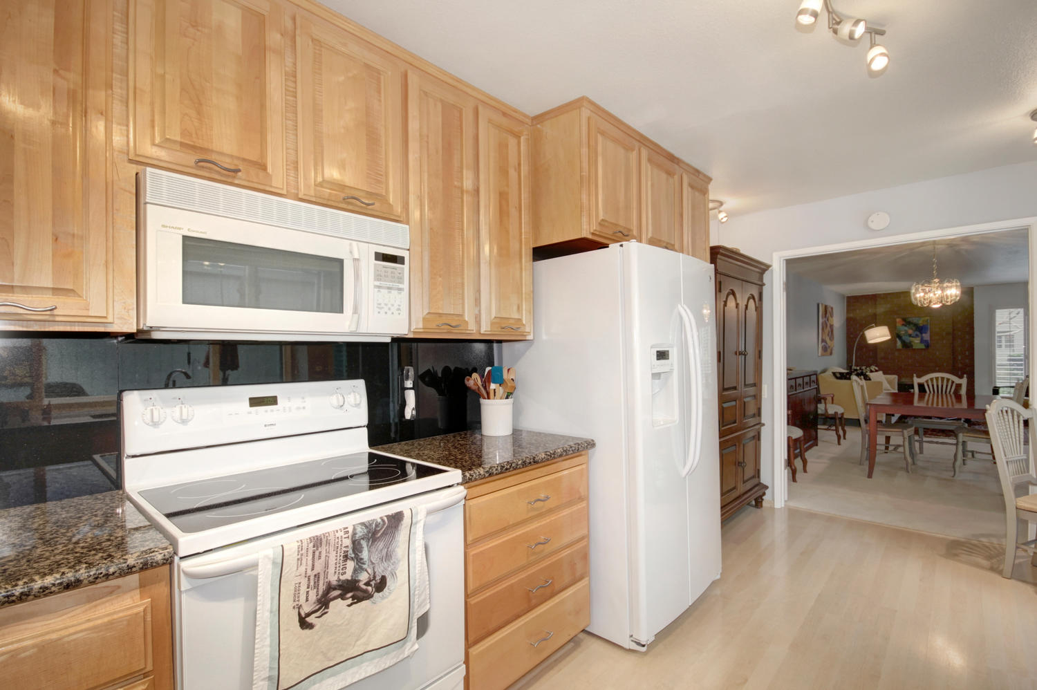 Dunnigan Realtors 2 Bedrooms, Condominium, Sold Listings, Dunbarton, 2 Bathrooms, Listing ID 1152, Sacramento, California, United States, 95825,