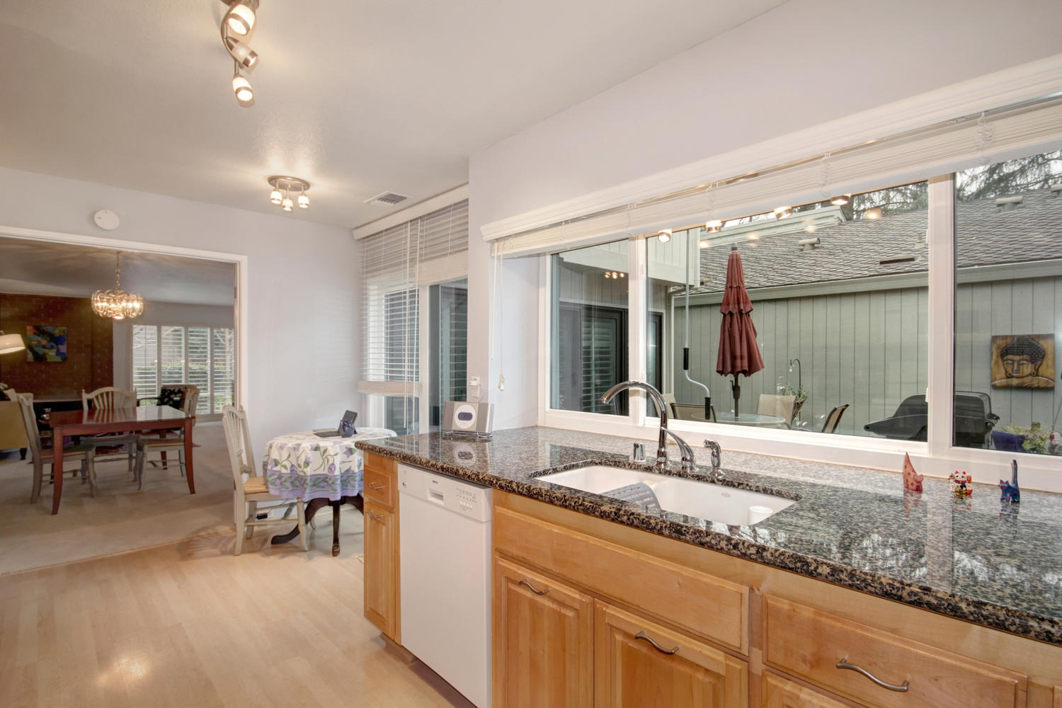 Dunnigan Realtors 2 Bedrooms, Condominium, Sold Listings, Dunbarton, 2 Bathrooms, Listing ID 1152, Sacramento, California, United States, 95825,