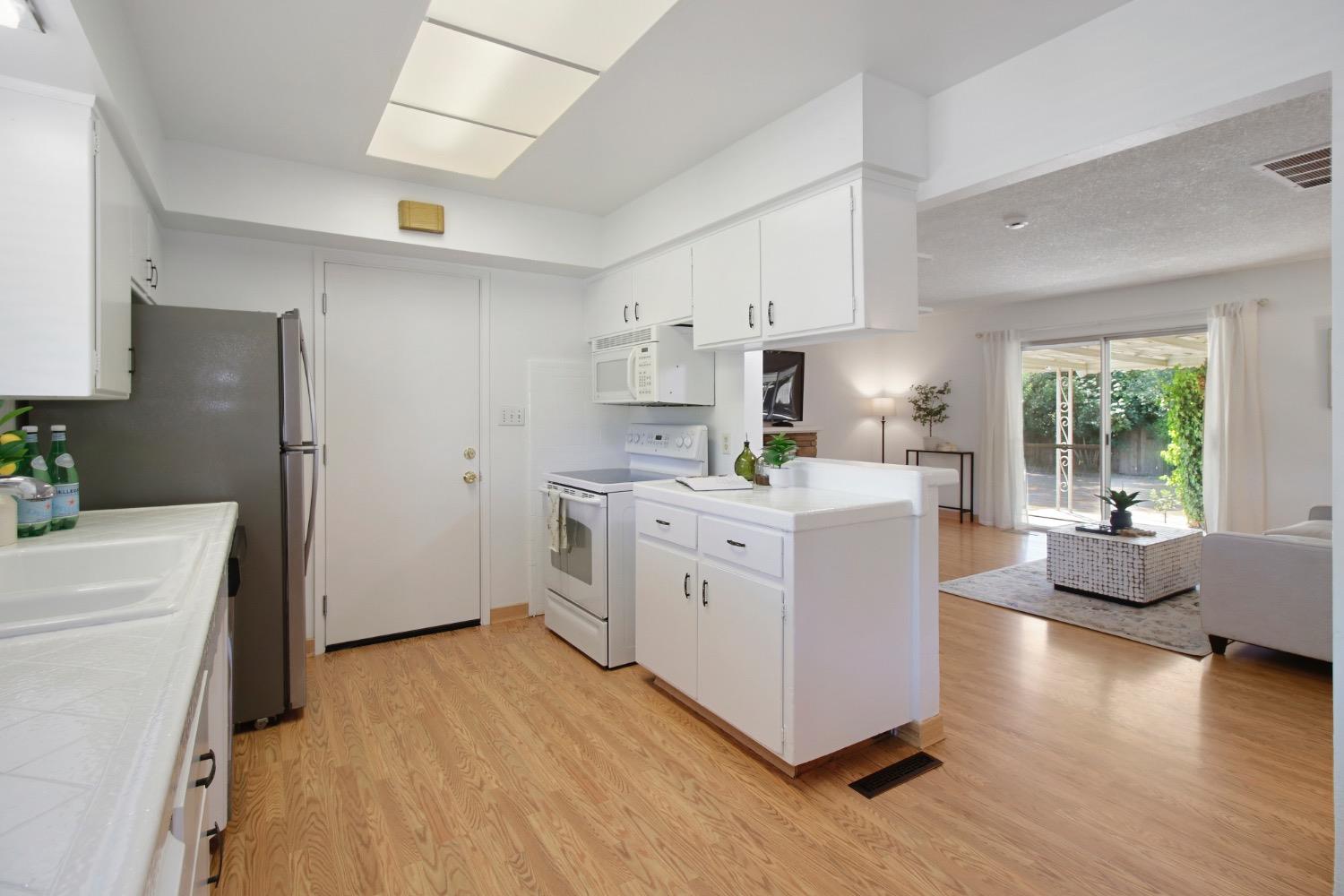Dunnigan Realtors, Carmichael, 4033 Garfield Ave, Carmichael, California, United States 95608, 3 Bedrooms Bedrooms, ,2 BathroomsBathrooms,Single Family Home,Active Listings,Garfield Ave,1369