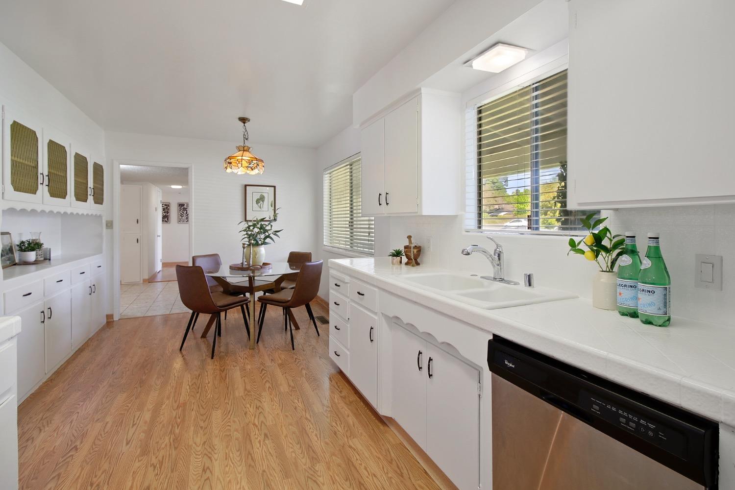 Dunnigan Realtors, Carmichael, 4033 Garfield Ave, Carmichael, California, United States 95608, 3 Bedrooms Bedrooms, ,2 BathroomsBathrooms,Single Family Home,Active Listings,Garfield Ave,1369