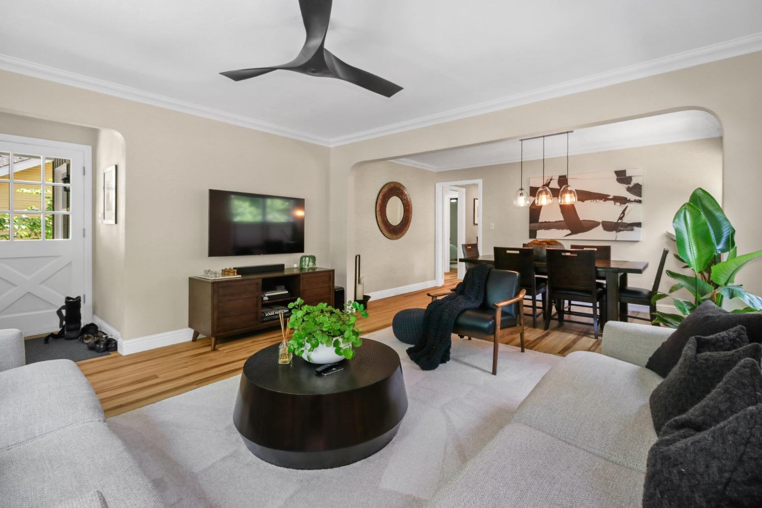 East Sac, Dunnigan Realtors, 232 33rd St, Sacramento, California, United States 95816, 3 Bedrooms Bedrooms, ,2 BathroomsBathrooms,Single Family Home,Active Listings,33rd St,1370
