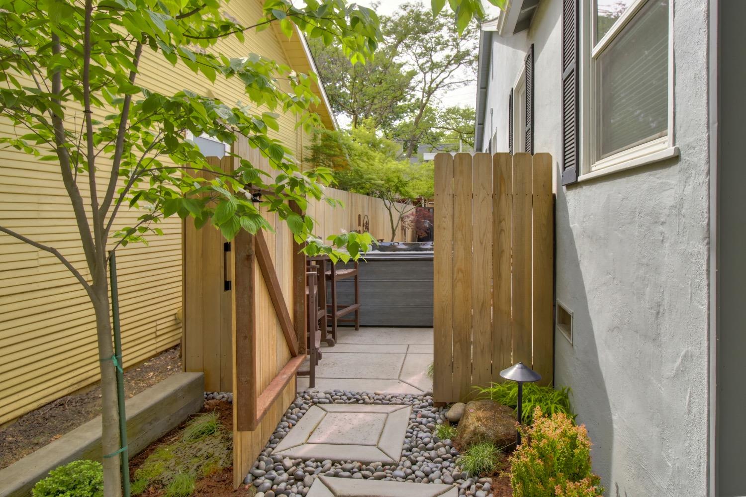 East Sac, Dunnigan Realtors, 232 33rd St, Sacramento, California, United States 95816, 3 Bedrooms Bedrooms, ,2 BathroomsBathrooms,Single Family Home,Active Listings,33rd St,1370