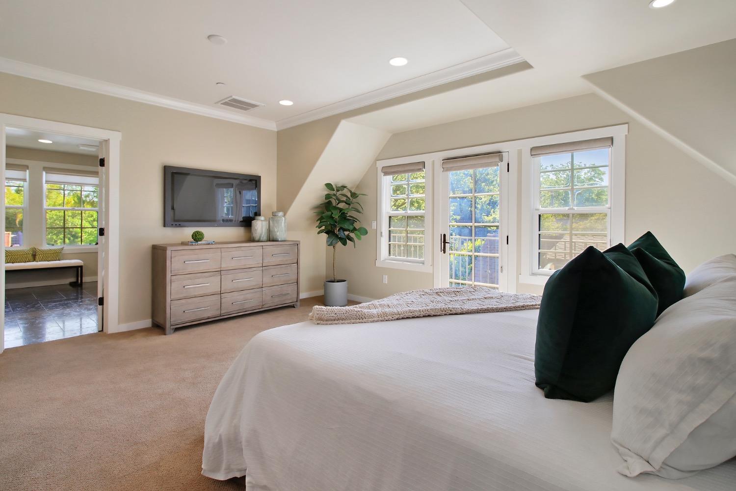 Dunnigan Realtors, East Sac, 3900 M Street, California, United States, 4 Bedrooms Bedrooms, ,3 BathroomsBathrooms,Single Family Home,Active Listings,M Street,1371