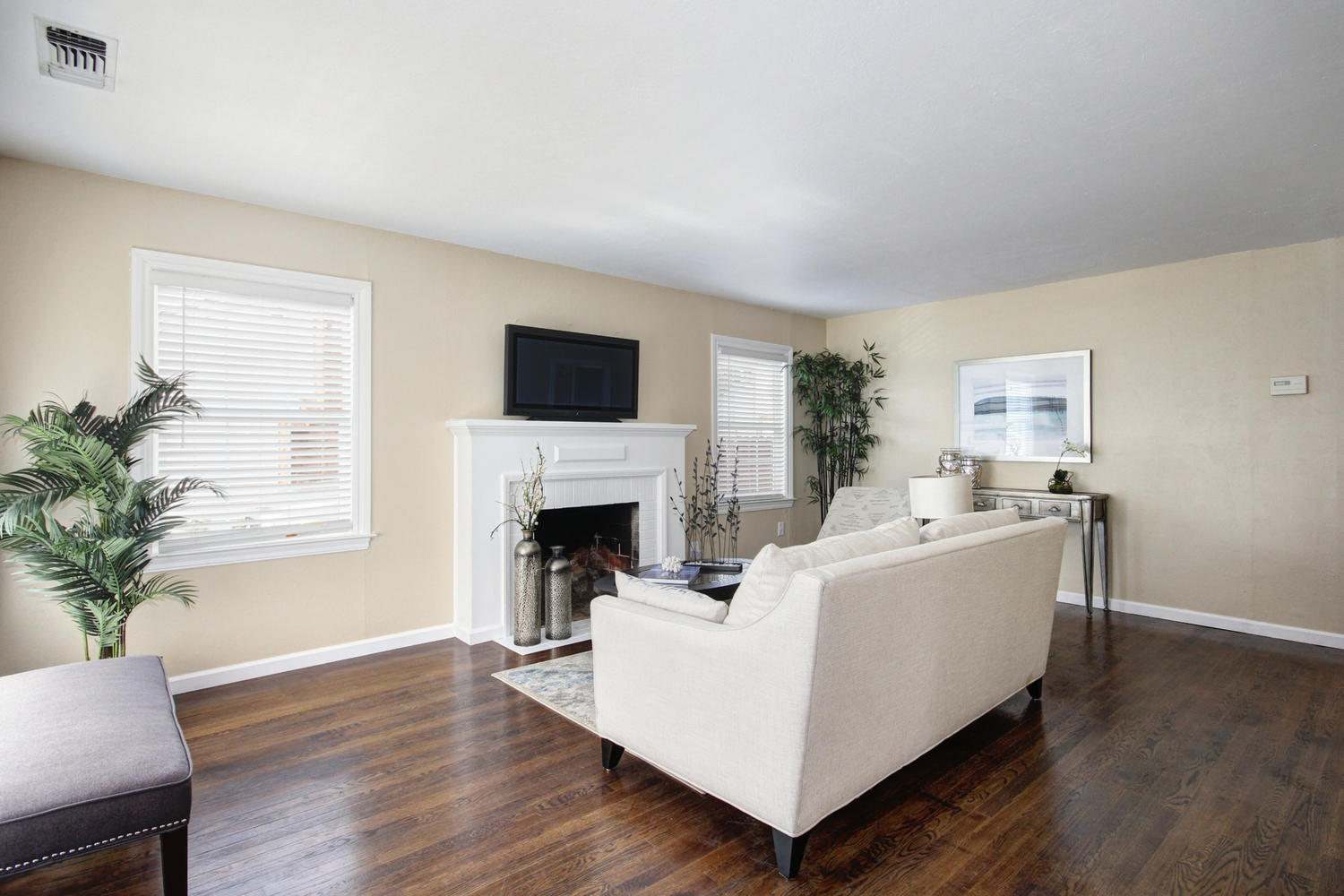 Dunnigan Realtors East Sac 3 Bedrooms, Single Family Home, Sold Listings, C Street, 1 Bathrooms, Listing ID 1089, Sacramento, Sacramento, California, United States, 95819,