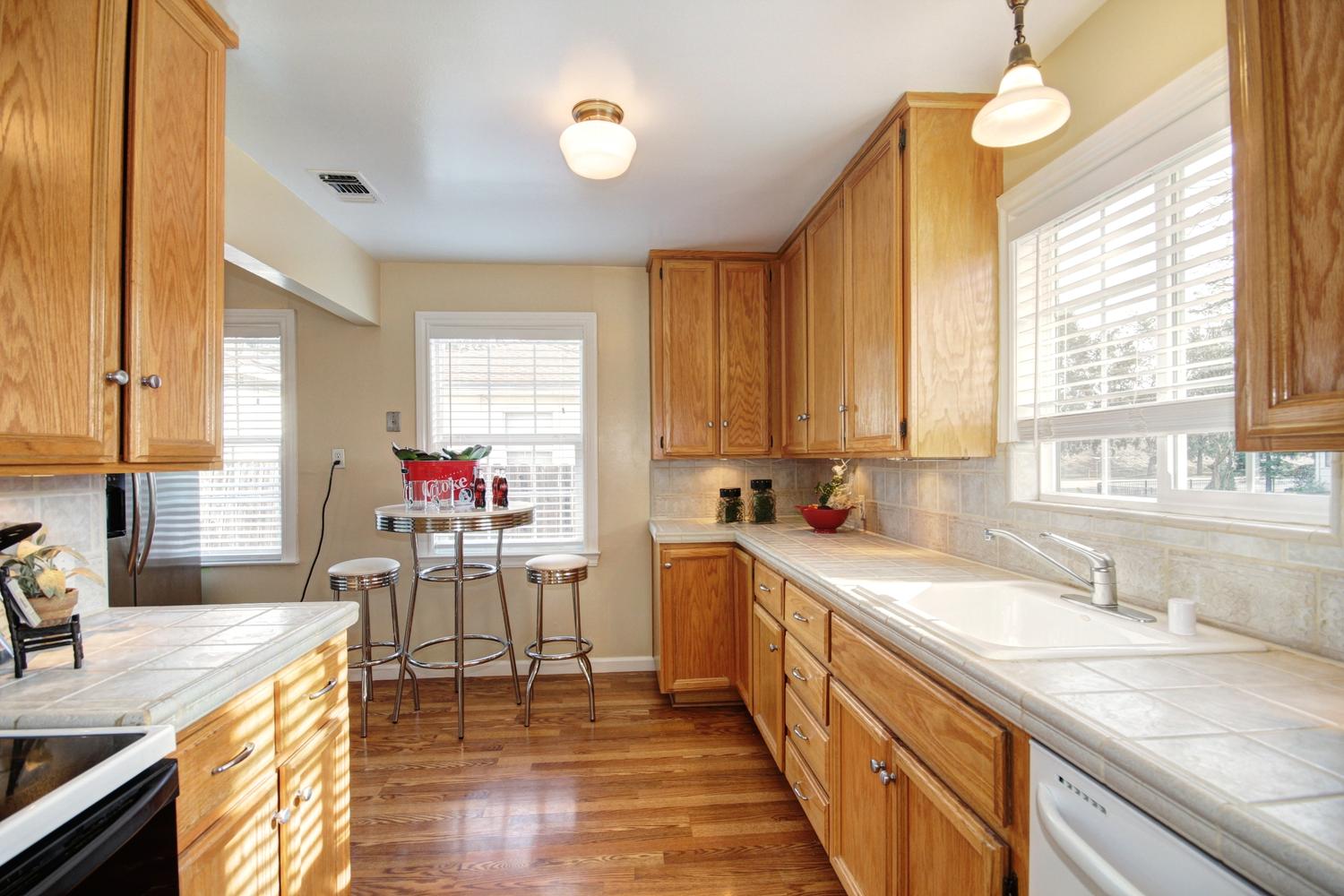 Dunnigan Realtors East Sac 3 Bedrooms, Single Family Home, Sold Listings, C Street, 1 Bathrooms, Listing ID 1089, Sacramento, Sacramento, California, United States, 95819,