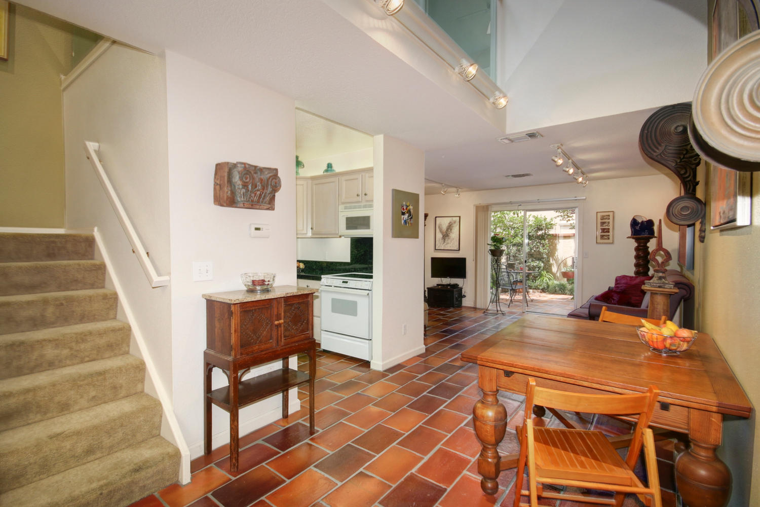 Dunnigan Realtors Downtown 2 Bedrooms, Condominium, Sold Listings, Q Street, 2 Bathrooms, Listing ID 1096, Sacramento, Sacramento, California, United States, 95811,