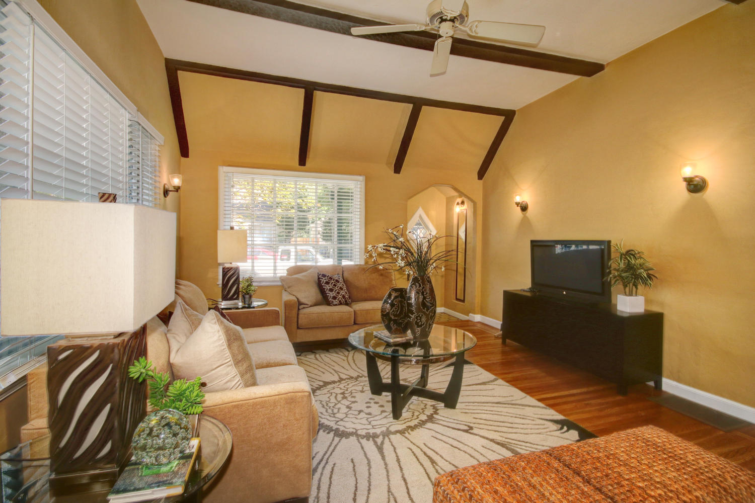 Dunnigan Realtors East Sac 2 Bedrooms, Single Family Home, Sold Listings, D Street, 1 Bathrooms, Listing ID 1102, Sacramento, Sacramento, California, United States, 95816,