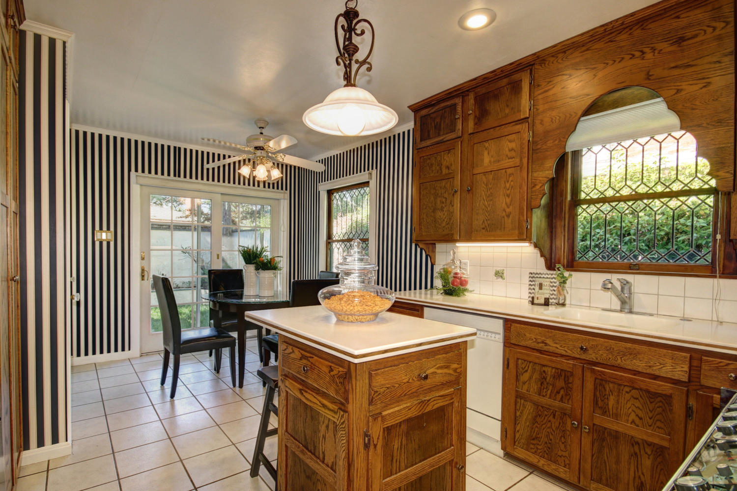 Dunnigan Realtors East Sac 2 Bedrooms, Single Family Home, Sold Listings, D Street, 1 Bathrooms, Listing ID 1102, Sacramento, Sacramento, California, United States, 95816,