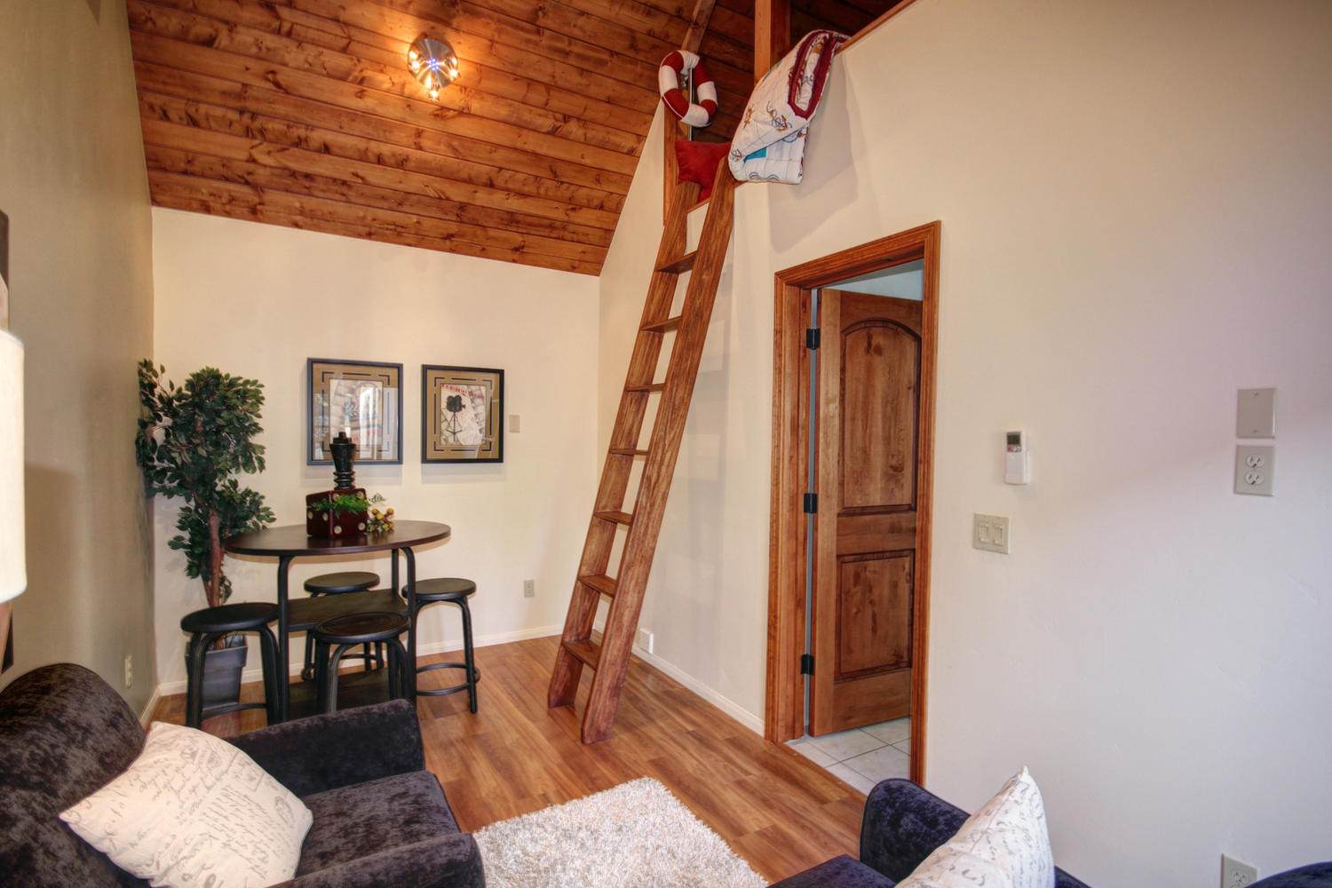 Dunnigan Realtors East Sac 2 Bedrooms, Single Family Home, Sold Listings, D Street, 1 Bathrooms, Listing ID 1102, Sacramento, Sacramento, California, United States, 95816,