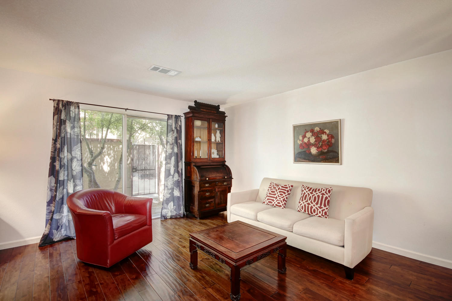 Dunnigan Realtors Downtown 3 Bedrooms, Condominium, Sold Listings, Q Street, 2 Bathrooms, Listing ID 1159, Sacramento, Sacramento, California, United States, 95811,