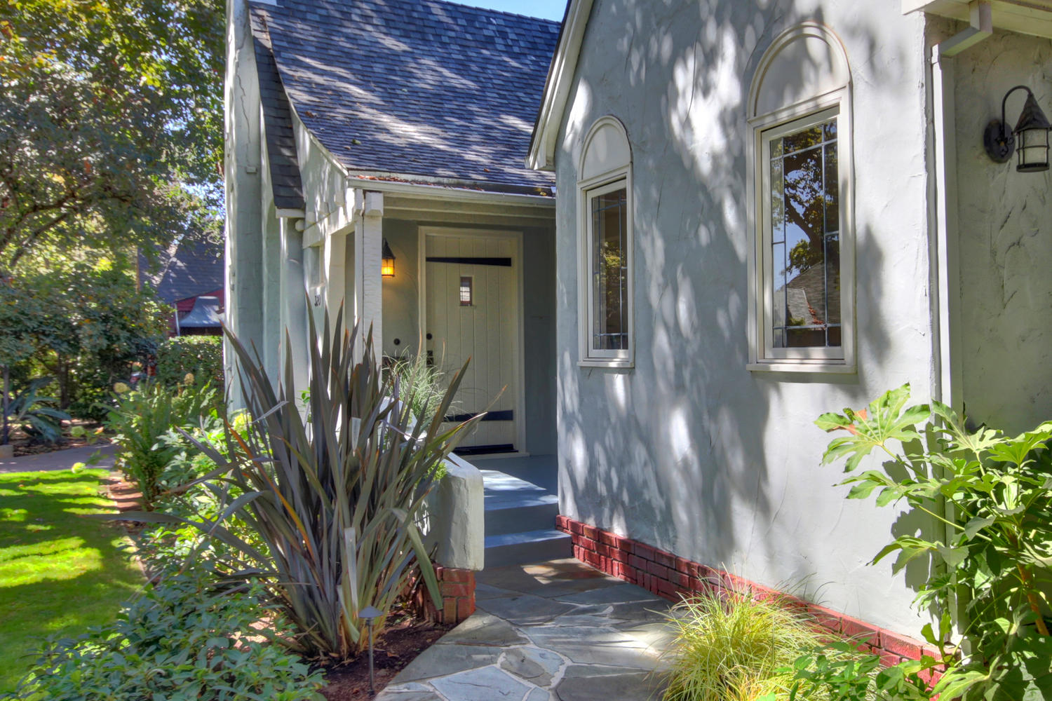Dunnigan Realtors East Sac 320 37th St, Sacramento, California, United States 95816, 4 Bedrooms Bedrooms, ,2 BathroomsBathrooms,Single Family Home,Active Listings,37th St,1206