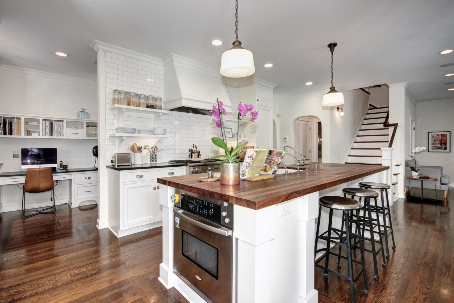 Dunnigan Realtors East Sac 320 37th St, Sacramento, California, United States 95816, 4 Bedrooms Bedrooms, ,2 BathroomsBathrooms,Single Family Home,Active Listings,37th St,1206