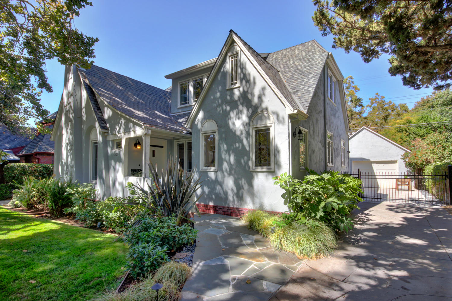 Dunnigan Realtors East Sac 320 37th St, Sacramento, California, United States 95816, 4 Bedrooms Bedrooms, ,2 BathroomsBathrooms,Single Family Home,Active Listings,37th St,1206