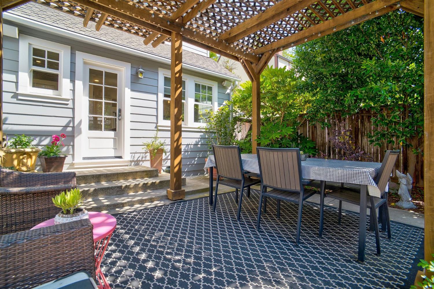 Dunnigan Realtors, McKinley Park, 3710 McKinley Blvd, Sacramento, California, United States 95816, 4 Bedrooms Bedrooms, ,2 BathroomsBathrooms,Single Family Home,Sold Listings,McKinley Blvd,1229
