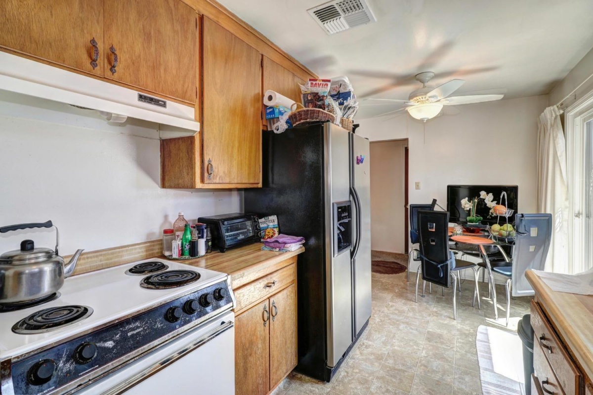 Dunnigan Realtors, 181-185 Brady Ct., Sacramento, Sacramento, California, United States 95820, 3 Bedrooms Bedrooms, ,Apartment,Active Listings,Brady Ct.,1257