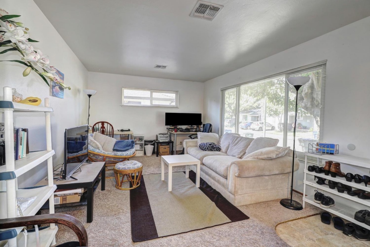 Dunnigan Realtors, 181-185 Brady Ct., Sacramento, Sacramento, California, United States 95820, 3 Bedrooms Bedrooms, ,Apartment,Active Listings,Brady Ct.,1257