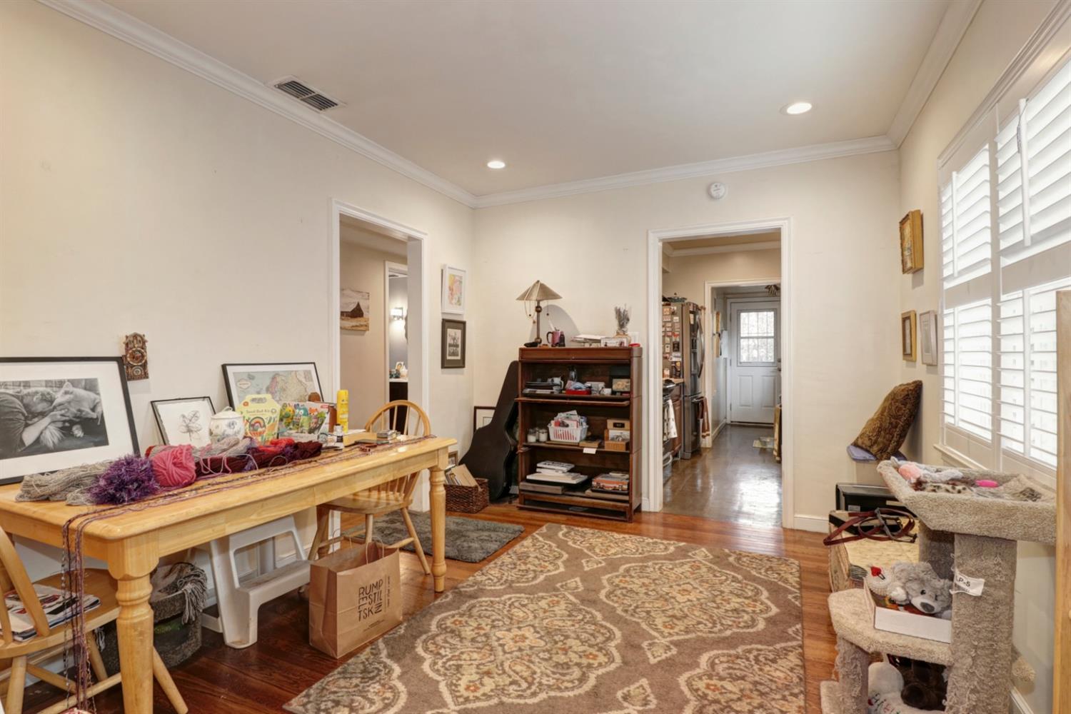 Land Park, Dunnigan Realtors, 1990-2000 7th Ave, Sacramento, Sacramento, California, United States 95818, 3 Bedrooms Bedrooms, ,2 BathroomsBathrooms,Single Family Home,Sold Listings,7th Ave,1276