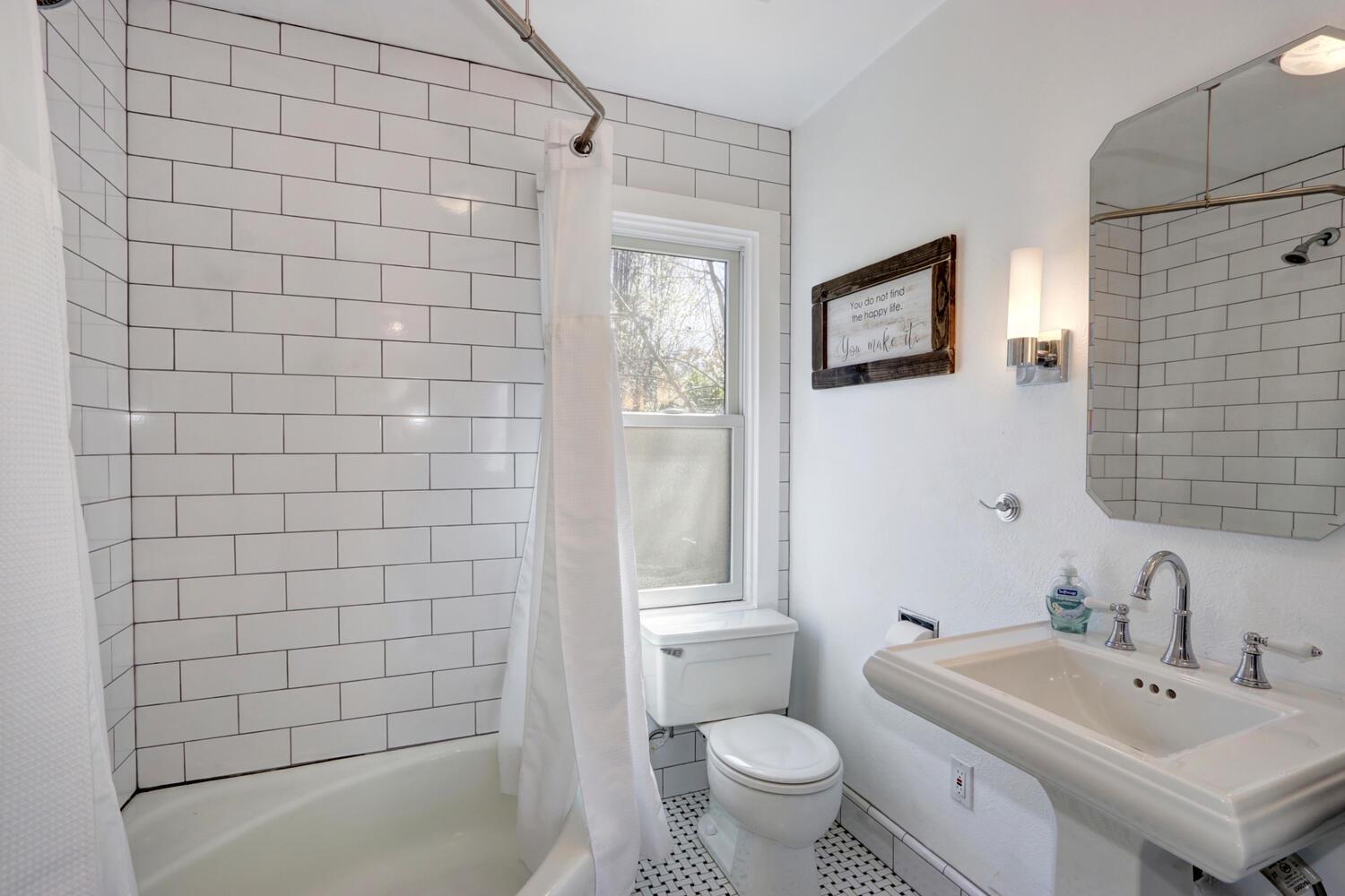 Dunnigan Realtors, East Sac, 1513 40th Street, Sacramento, Sacramento, California, United States 95819, 4 Bedrooms Bedrooms, ,3 BathroomsBathrooms,Single Family Home,Active Listings,40th Street,1280