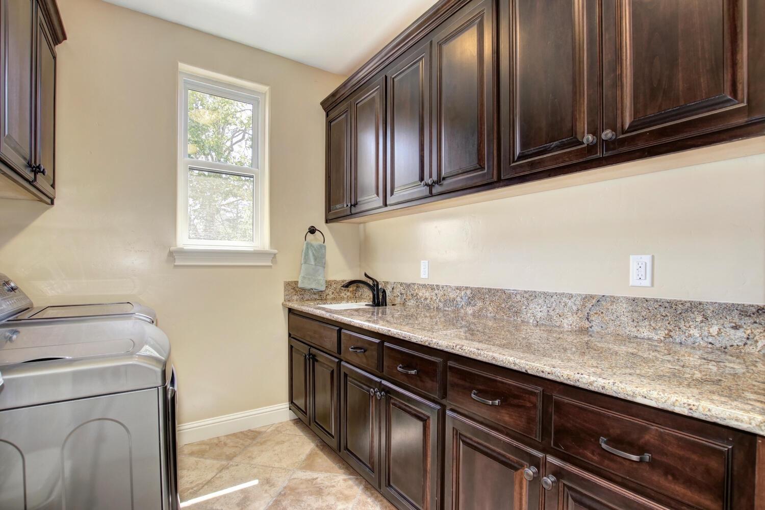 Dunnigan Realtors, East Sac, 1344 39th, Sacramento, Sacramento, California, United States 95816, 5 Bedrooms Bedrooms, ,3 BathroomsBathrooms,Single Family Home,Sold Listings,39th,1301