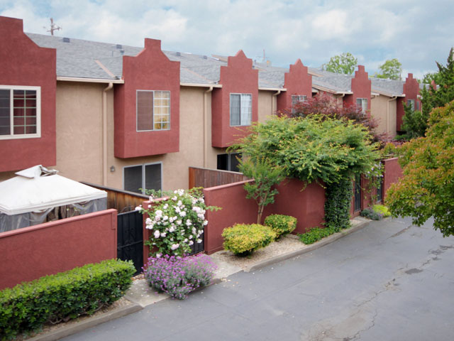 Dunnigan Realtors Downtown 2 Bedrooms, Condominium, Sold Listings, Q Street, 1 Bathrooms, Listing ID 1029, Sacramento, Sacramento, California, United States, 95811,