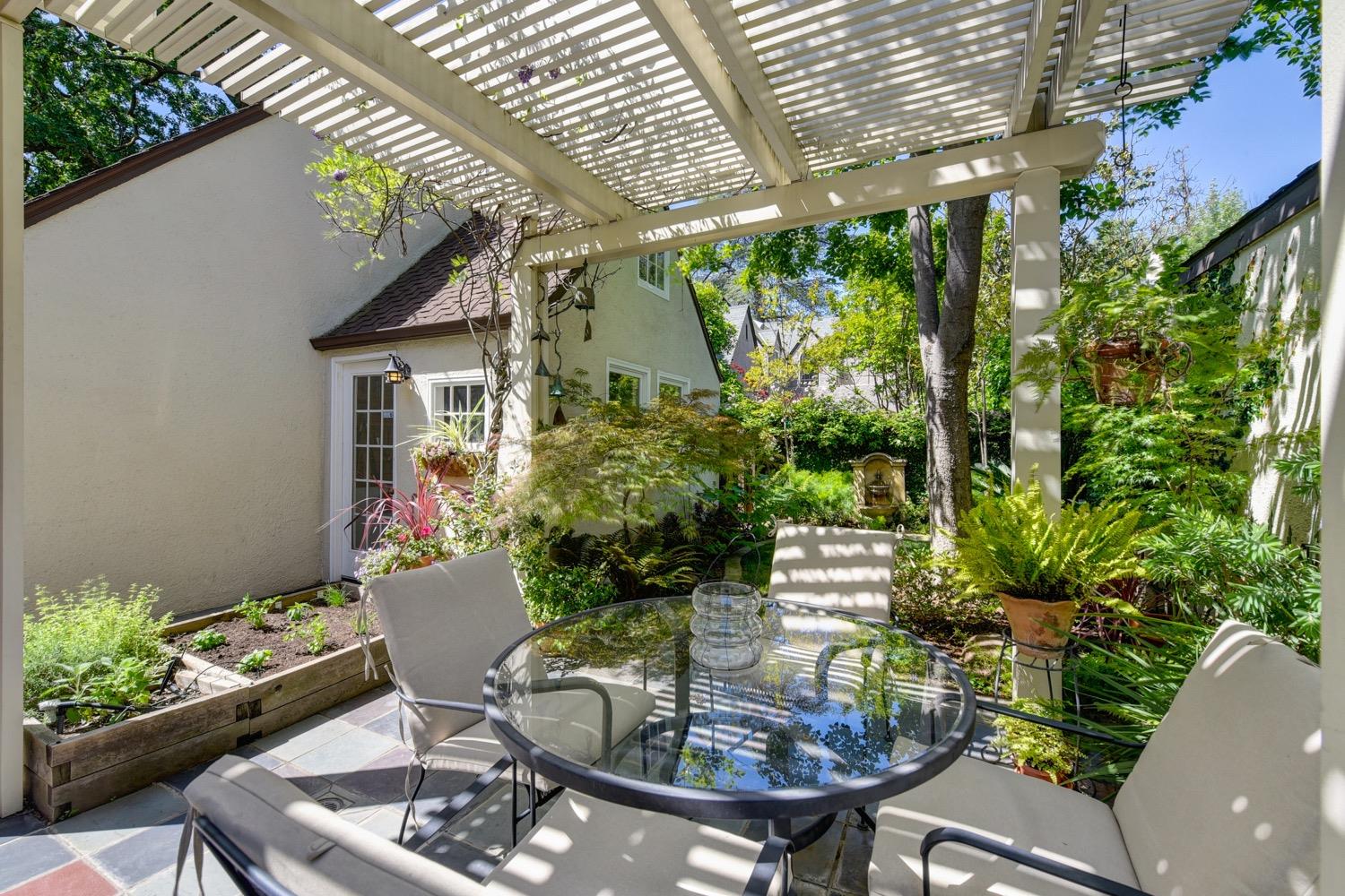 Dunnigan, Realtors, Curtis Park, 26th St 2954, Sacramento, California, United States 95818, 3 Bedrooms Bedrooms, ,2 BathroomsBathrooms,Single Family Home,Sold Listings,2954,1313