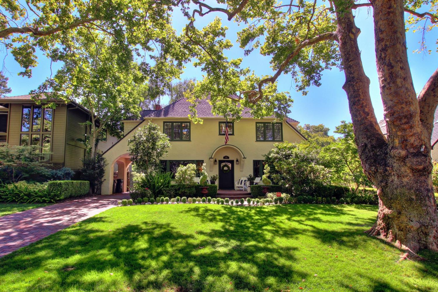 Dunnigan Realtors, Fab \'40s, 1423 41st St, Sacramento, California, United States 95819, 4 Bedrooms Bedrooms, ,2 Bathrooms Bathrooms, Single Family Home, Active Listings,41st St,1338