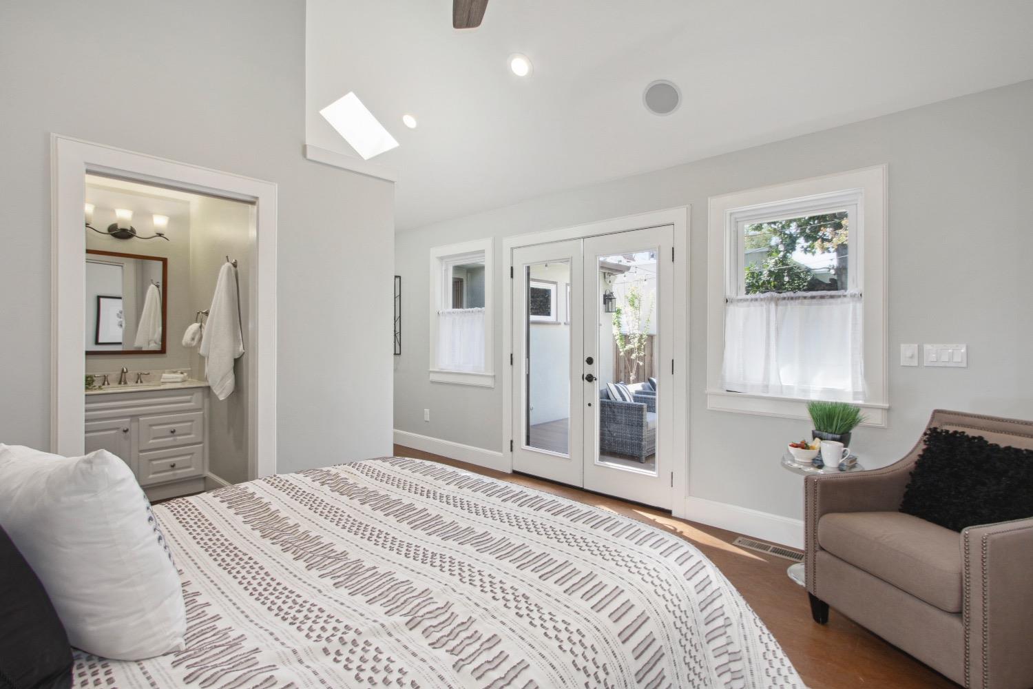 East Sac, Dunnigan Realtors,  922 42nd Street, Sacramento, California, United States 95819, 4 Bedrooms Bedrooms, ,3 BathroomsBathrooms,Single Family Home,Sold Listings,42nd Street,1353