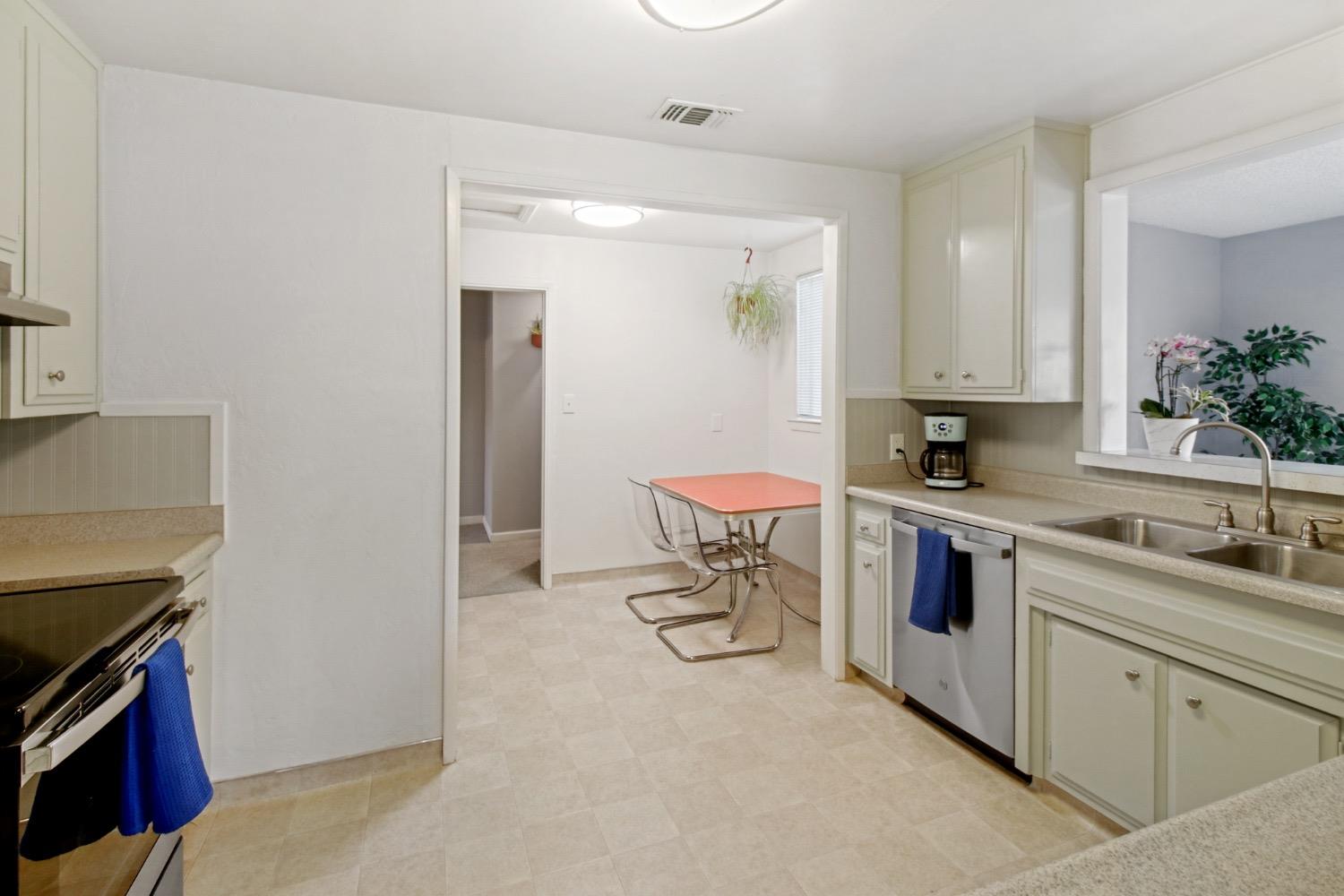 Dunnigan Realtors, East Sac, 1416 Rodeo Way, Sacramento, California, United States 95819, 3 Bedrooms Bedrooms, ,2 BathroomsBathrooms,Single Family Home,Active Listings,Rodeo Way,1366