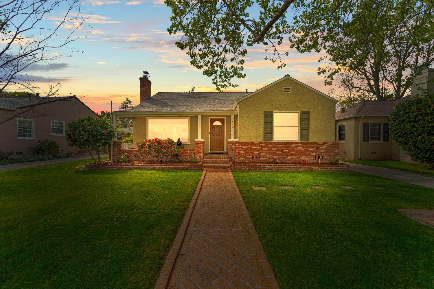 Dunnigan Realtors, Land Park,  642 Perkins Way, Sacramento, California, United States 95818, 2 Bedrooms Bedrooms, ,2 BathroomsBathrooms,Single Family Home,Sold Listings,Perkins Way,1372