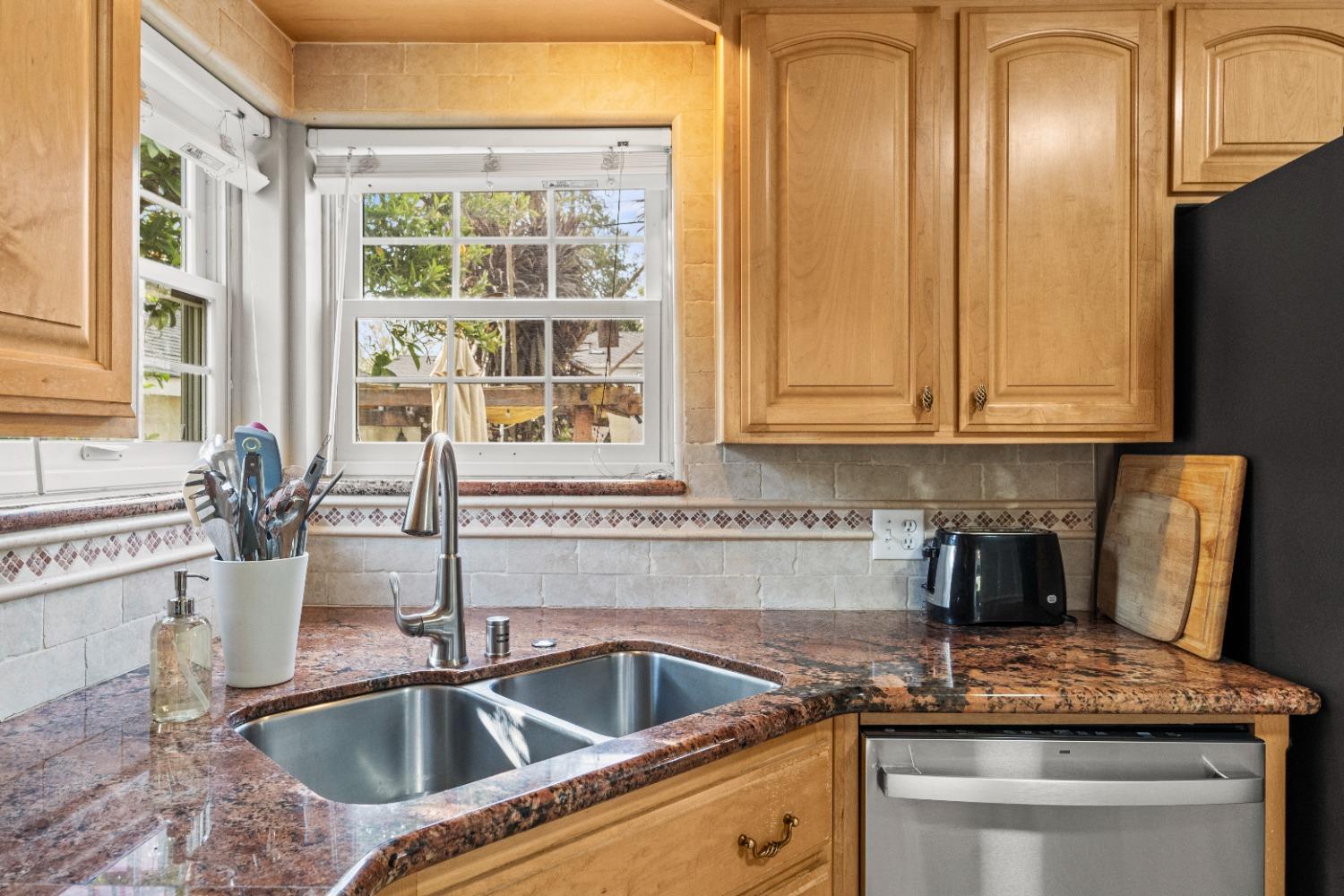 Dunnigan Realtors, Land Park,  642 Perkins Way, Sacramento, California, United States 95818, 2 Bedrooms Bedrooms, ,2 BathroomsBathrooms,Single Family Home,Sold Listings,Perkins Way,1372