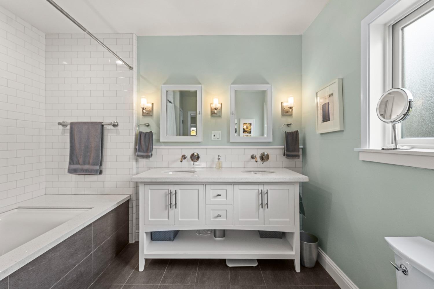 Dunnigan Realtors, Land Park,  642 Perkins Way, Sacramento, California, United States 95818, 2 Bedrooms Bedrooms, ,2 BathroomsBathrooms,Single Family Home,Sold Listings,Perkins Way,1372