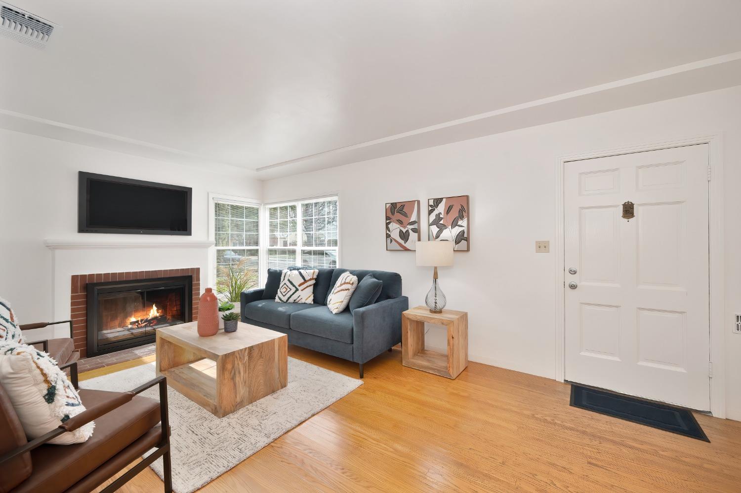 Dunnigan Realtors, Tahoe Park, 5117 8th Avenue, Sacramento, California, United States 95820, 2 Bedrooms Bedrooms, ,1 BathroomBathrooms,Single Family Home,Sold Listings,8th Avenue,1373