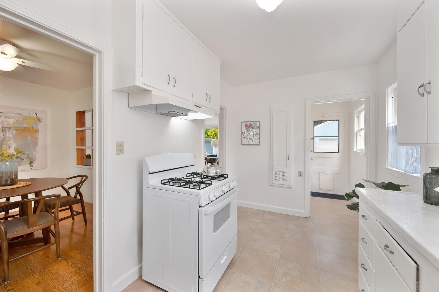 Dunnigan Realtors, Tahoe Park, 5117 8th Avenue, Sacramento, California, United States 95820, 2 Bedrooms Bedrooms, ,1 BathroomBathrooms,Single Family Home,Sold Listings,8th Avenue,1373