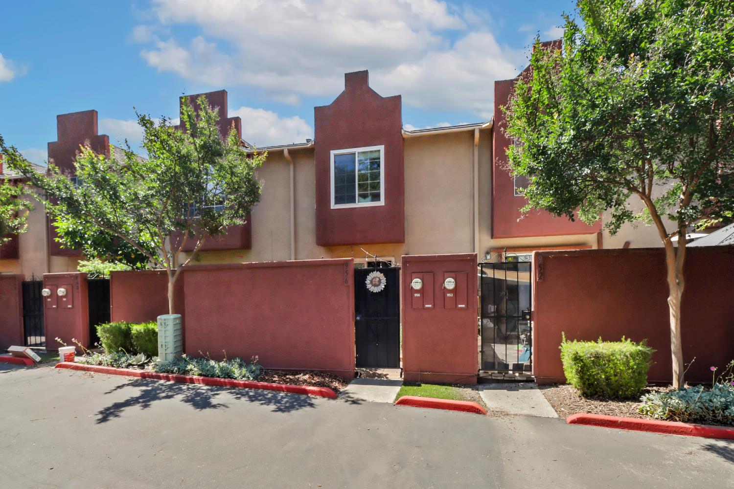 Dunnigan Realtors, Midtown, 956 Q St, Sacramento, California, United States 95811, 2 Bedrooms Bedrooms, ,1 BathroomBathrooms,Condominium,Active Listings,Q St,1374