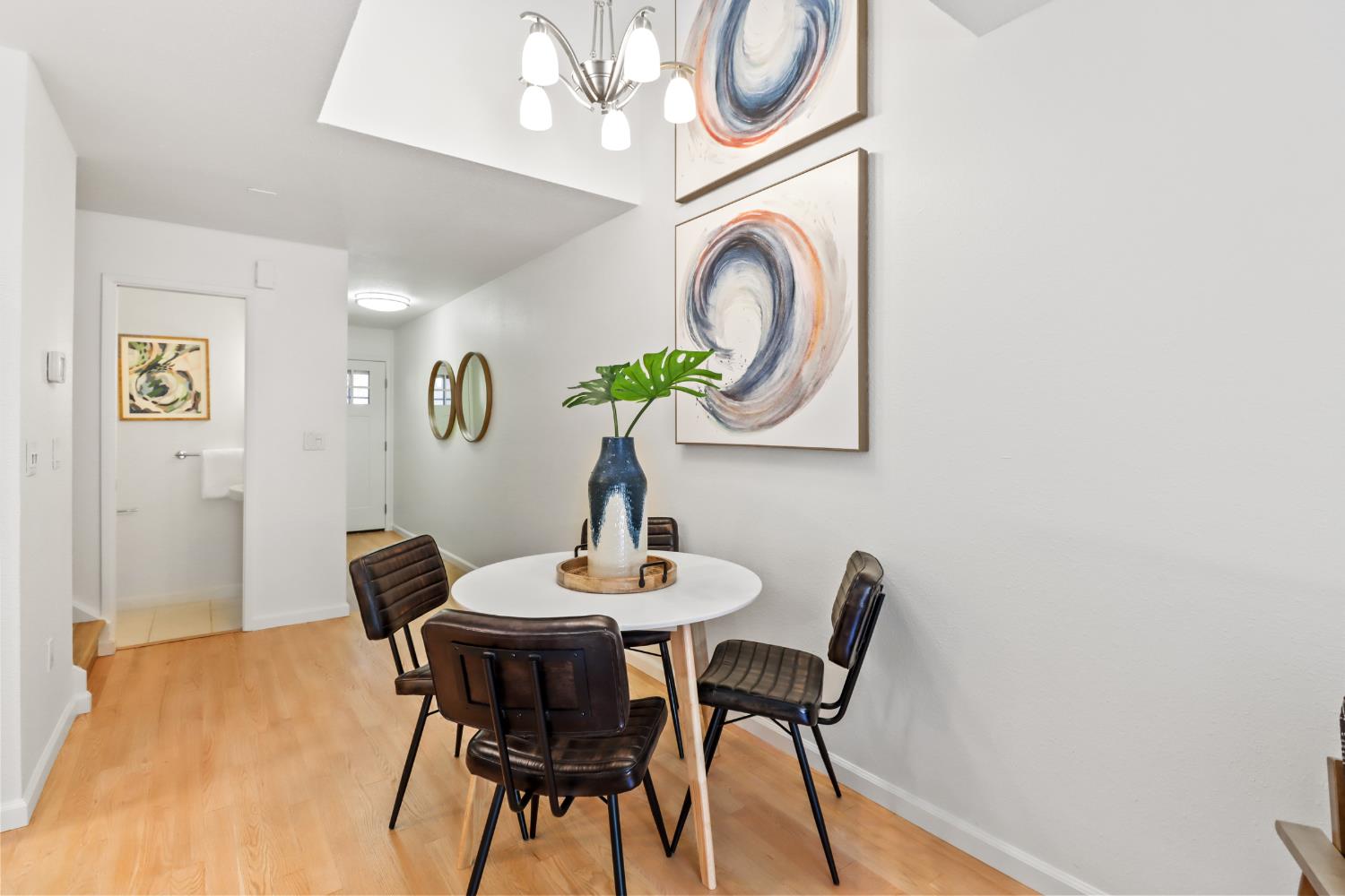 Dunnigan Realtors, Midtown, 956 Q St, Sacramento, California, United States 95811, 2 Bedrooms Bedrooms, ,1 BathroomBathrooms,Condominium,Active Listings,Q St,1374