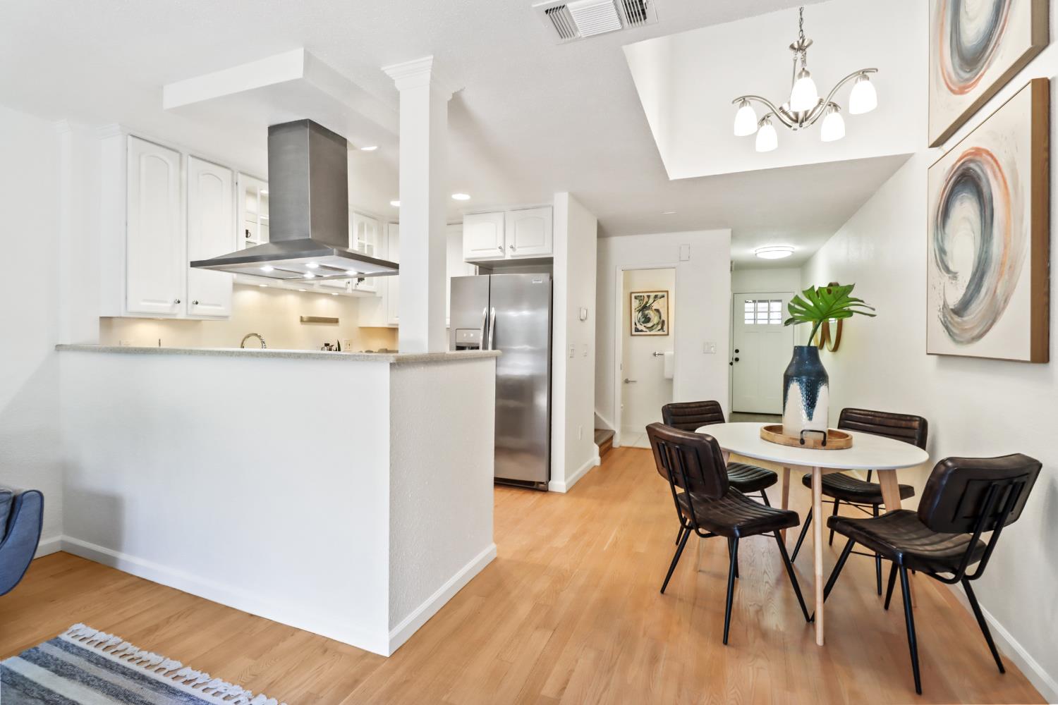Dunnigan Realtors, Midtown, 956 Q St, Sacramento, California, United States 95811, 2 Bedrooms Bedrooms, ,1 BathroomBathrooms,Condominium,Active Listings,Q St,1374
