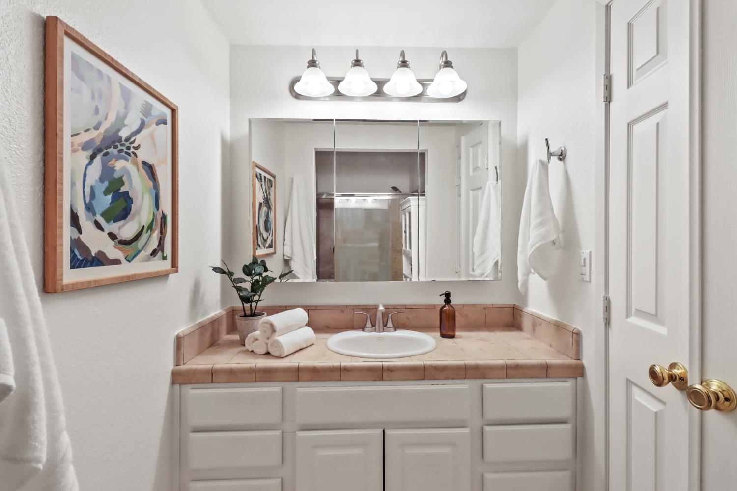 Dunnigan Realtors, Midtown, 956 Q St, Sacramento, California, United States 95811, 2 Bedrooms Bedrooms, ,1 BathroomBathrooms,Condominium,Active Listings,Q St,1374