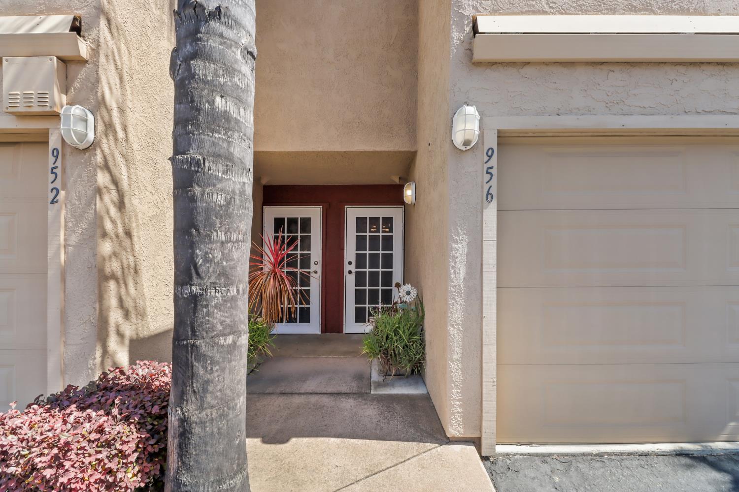 Dunnigan Realtors, Midtown, 956 Q St, Sacramento, California, United States 95811, 2 Bedrooms Bedrooms, ,1 BathroomBathrooms,Condominium,Active Listings,Q St,1374