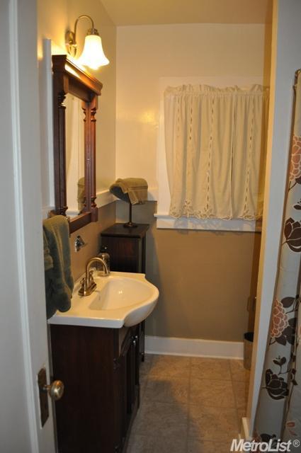 Dunnigan Realtors East Sac 4 Bedrooms, Single Family Home, Sold Listings, 34th Street, 3 Bathrooms, Listing ID 1042, Sacramento, Sacramento, California, United States, 95816,
