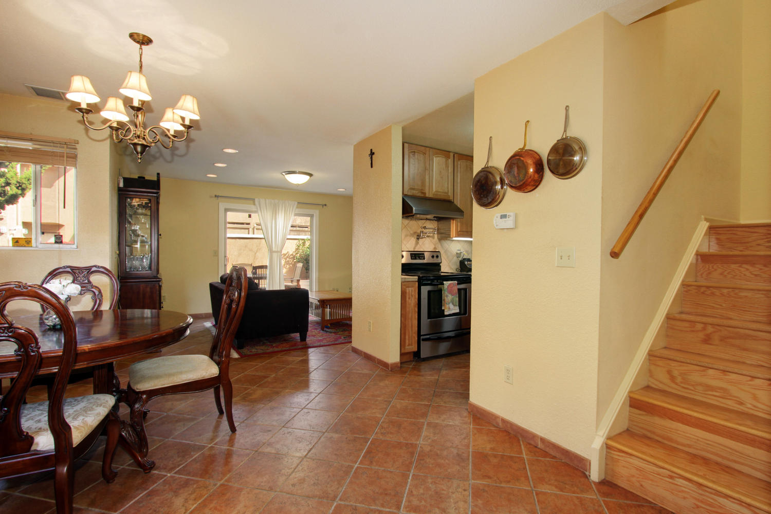 Dunnigan Realtors Downtown 3 Bedrooms, Condominium, Sold Listings, Q Street, 2 Bathrooms, Listing ID 1054, Sacramento, Sacramento, California, United States, 95811,