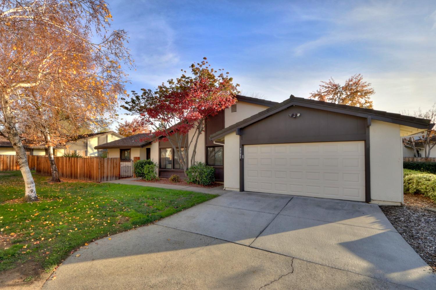 Sold, 3 Bedrooms, 2 Bathrooms, Townhouse, Briarwood Coloma, Rancho Cordova/Gold River, 2267 Autumnleaf Ln, Rancho Cordova, CA 95670-4203, Beth Christensen, Dunnigan Realtors, Top Agent