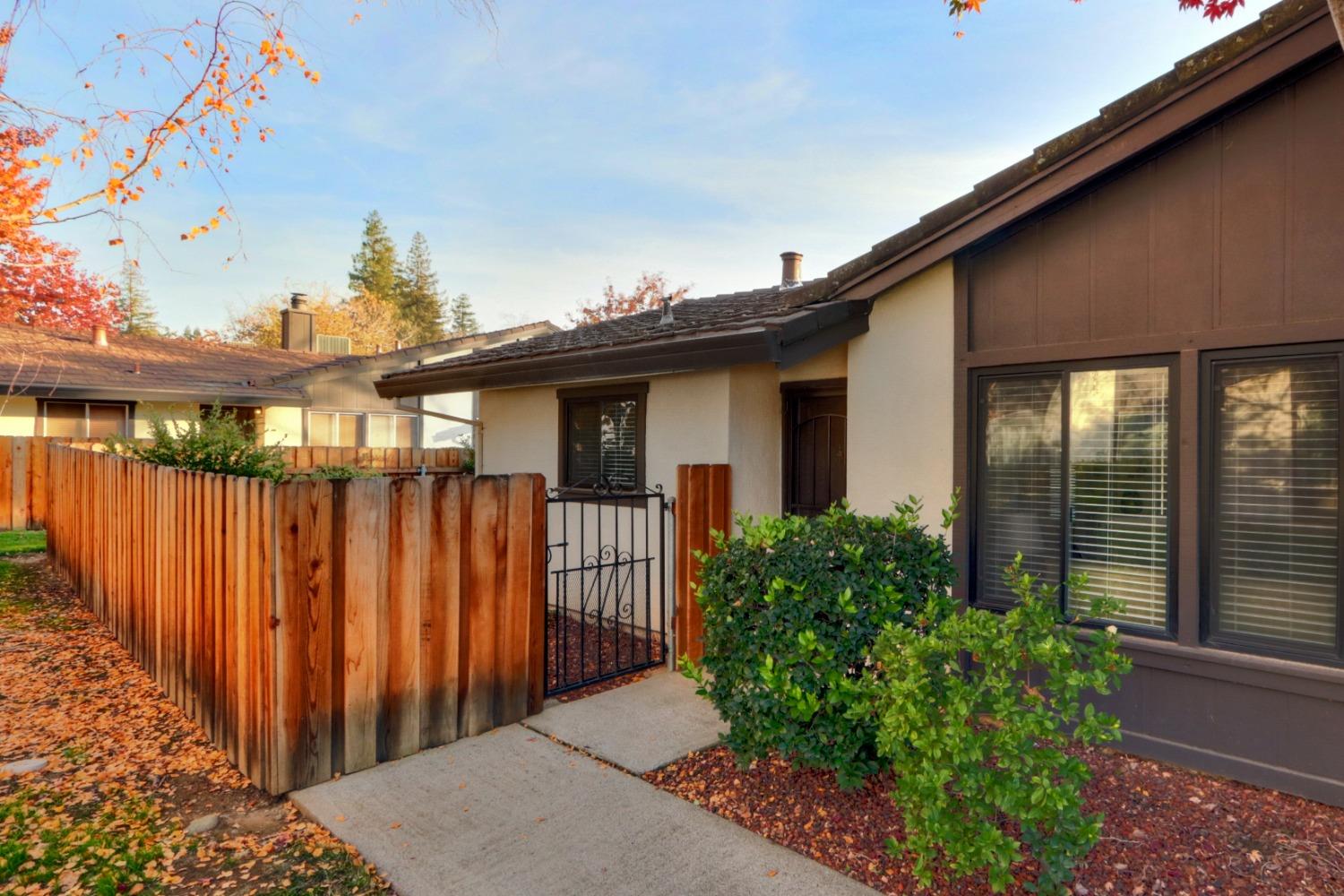 Sold, 3 Bedrooms, 2 Bathrooms, Townhouse, Briarwood Coloma, Rancho Cordova/Gold River, 2267 Autumnleaf Ln, Rancho Cordova, CA 95670-4203, Beth Christensen, Dunnigan Realtors, Top Agent