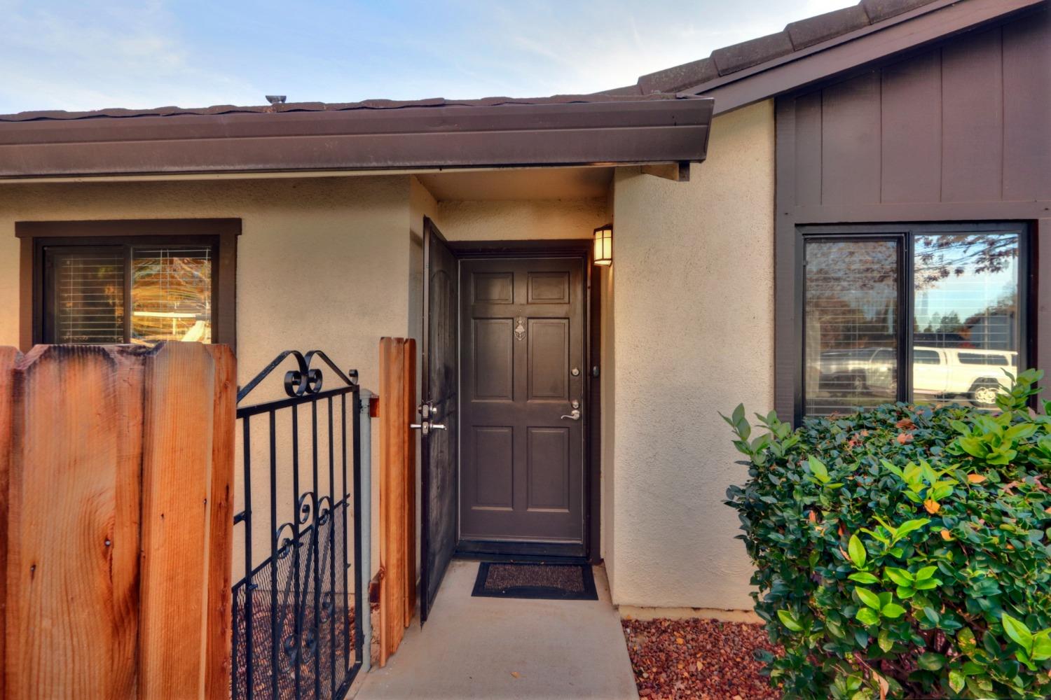 Sold, 3 Bedrooms, 2 Bathrooms, Townhouse, Briarwood Coloma, Rancho Cordova/Gold River, 2267 Autumnleaf Ln, Rancho Cordova, CA 95670-4203, Beth Christensen, Dunnigan Realtors, Top Agent