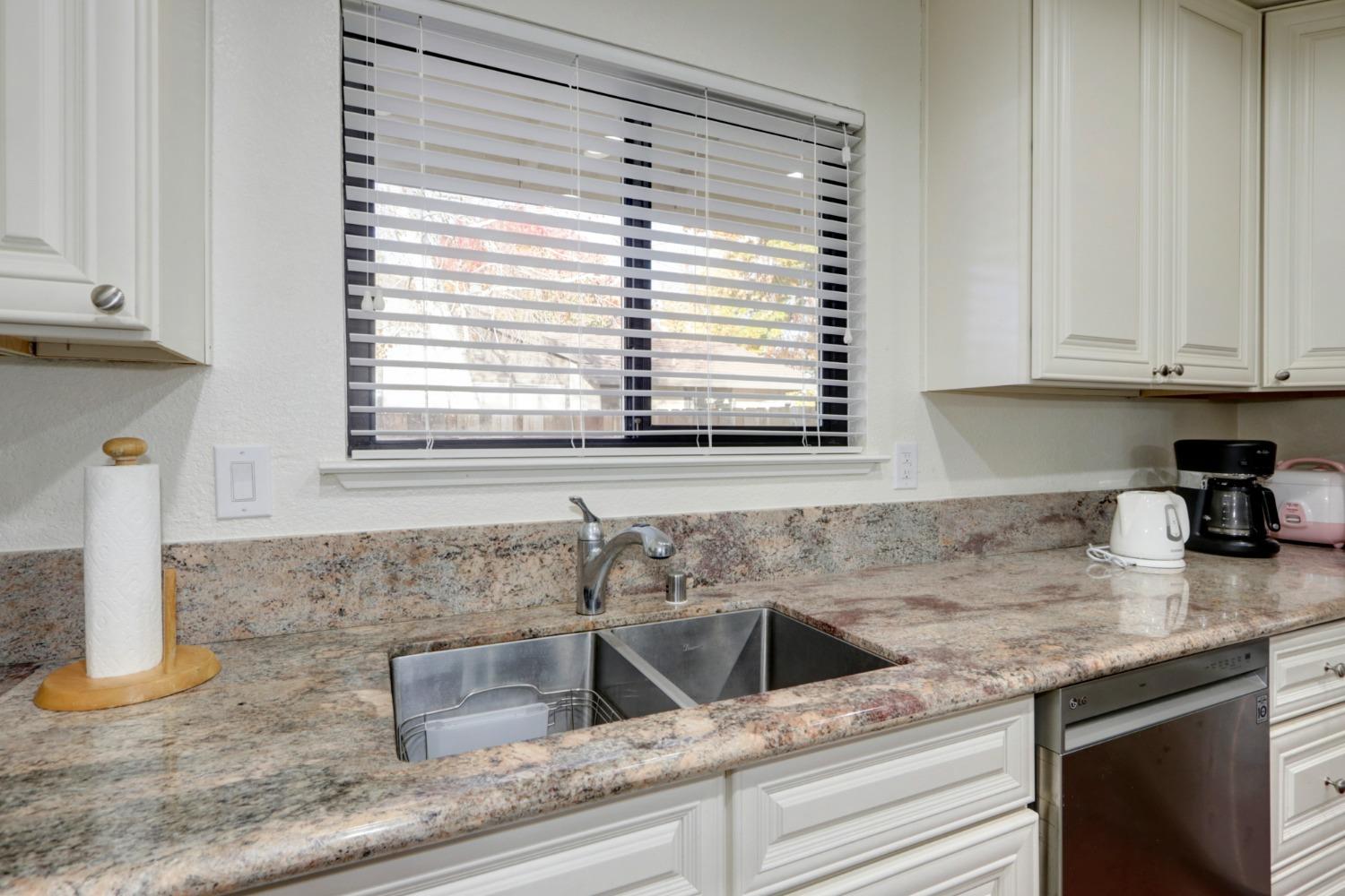 Sold, 3 Bedrooms, 2 Bathrooms, Townhouse, Briarwood Coloma, Rancho Cordova/Gold River, 2267 Autumnleaf Ln, Rancho Cordova, CA 95670-4203, Beth Christensen, Dunnigan Realtors, Top Agent