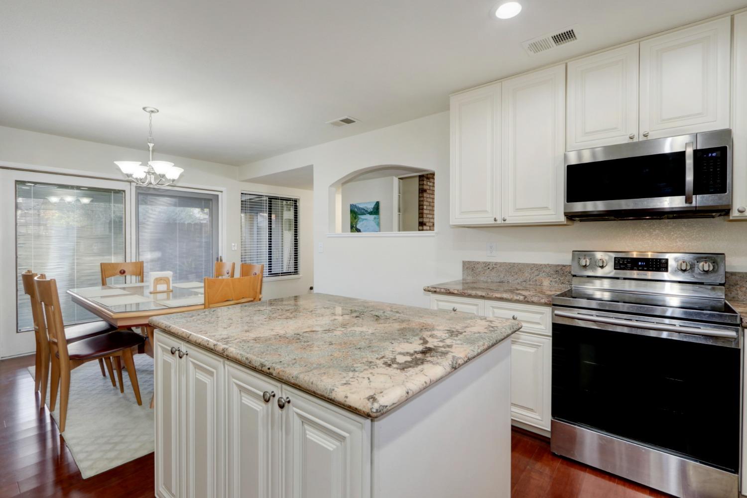 Sold, 3 Bedrooms, 2 Bathrooms, Townhouse, Briarwood Coloma, Rancho Cordova/Gold River, 2267 Autumnleaf Ln, Rancho Cordova, CA 95670-4203, Beth Christensen, Dunnigan Realtors, Top Agent
